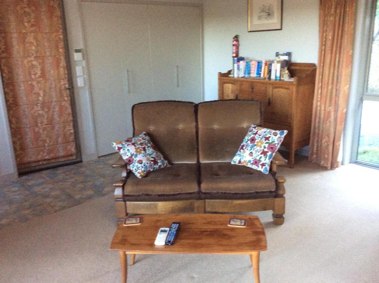 2 Views At Tasman Bed and Breakfast Buitenkant foto